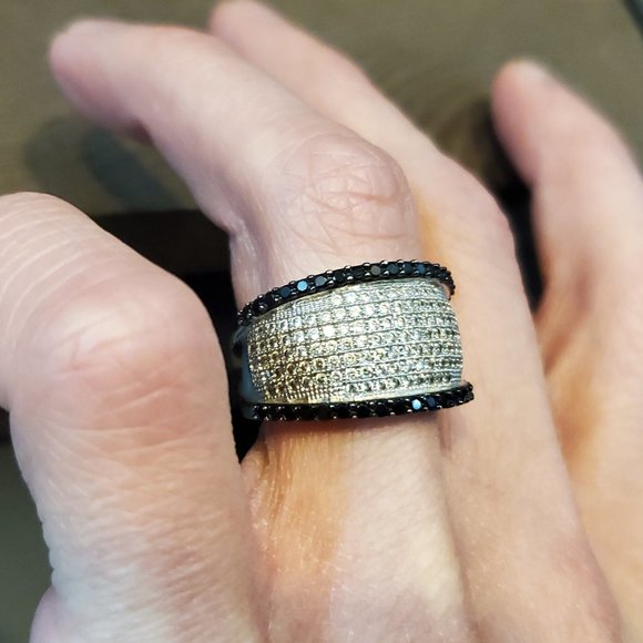 Size 8 925 Sterling Silver Pavement Cubic Zirconia With Black Onyx Gems Ring - Picture 4 of 8